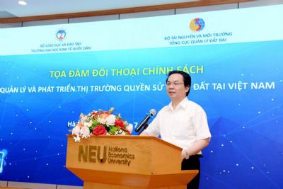 “Vừa đá bóng, vừa thổi còi” trong quản lý đất đai