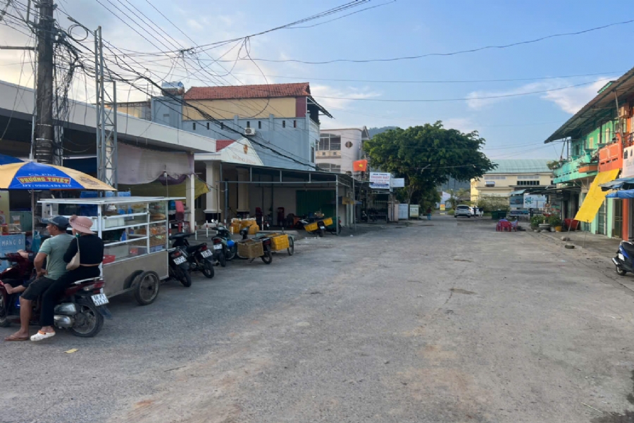 BÙNG NỔ! Nhà & Đất 519m | 364m Thổ Cư Lớn | Sát Chợ Hàm Ninh, Cảng Biển | Giá Sốc 6Tỷ. 4