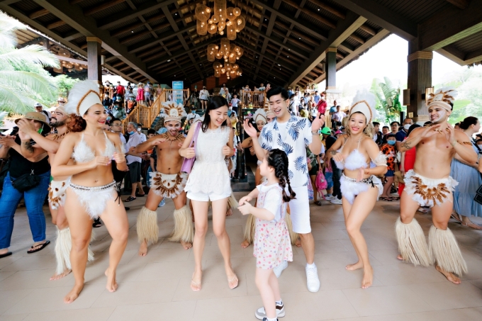 Đông đảo du khách trải nghiệm dịch vụ tại Sun World Phu Quoc. Ảnh: Sun World