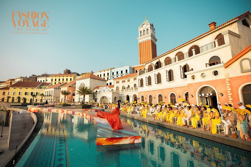  show Fashion Voyage #3 tại Sun Premier Village Primavera Phú Quốc